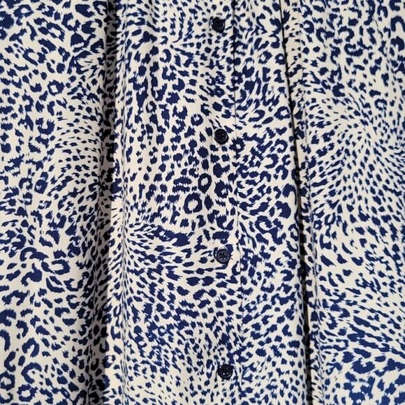 COLLECTIVE CONCEPTS Blue Beige Animal Print Button Up Loose Flowy Blouse sz L - Picture 6 of 11